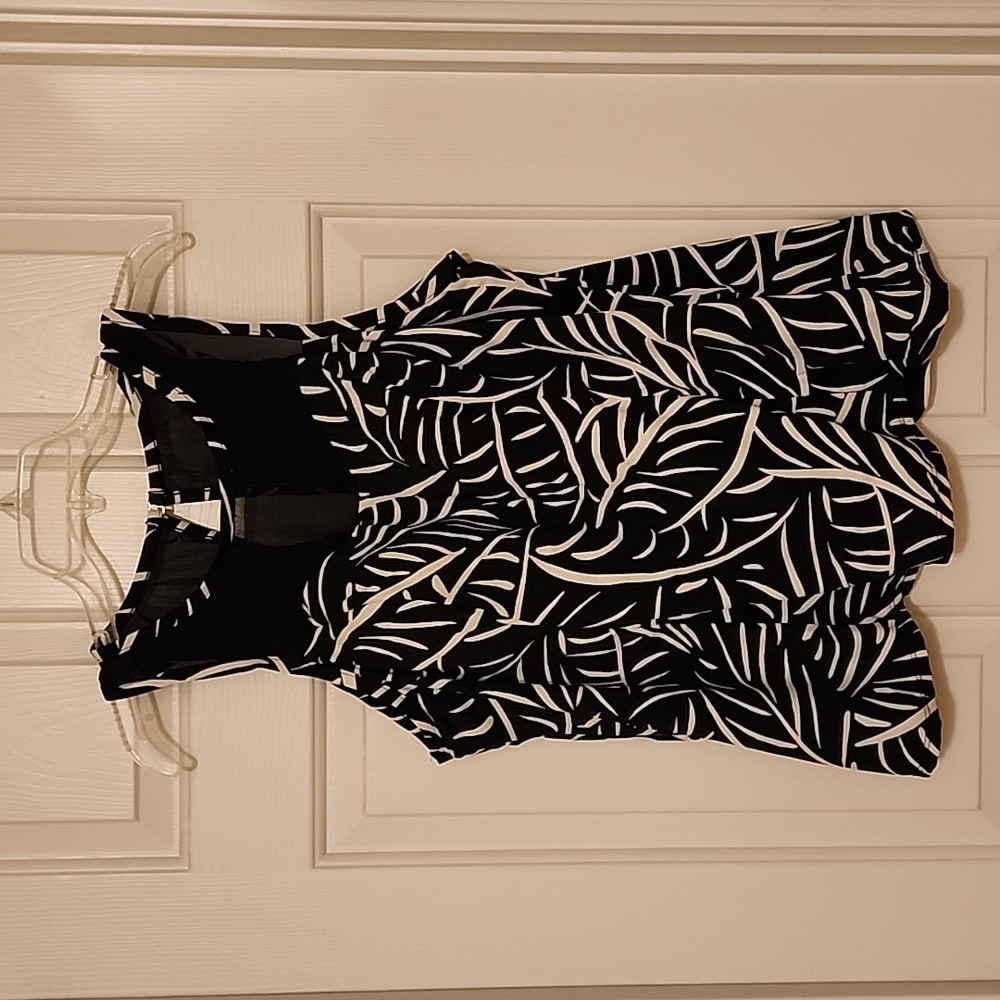 Black and white swim top
